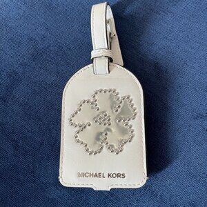 MICHAEL KORS White & Silver Flower Luggage Tag